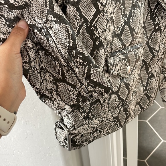 Blank NYC Snakeskin faux leather moto jacket, size Small - Picture 5 of 6